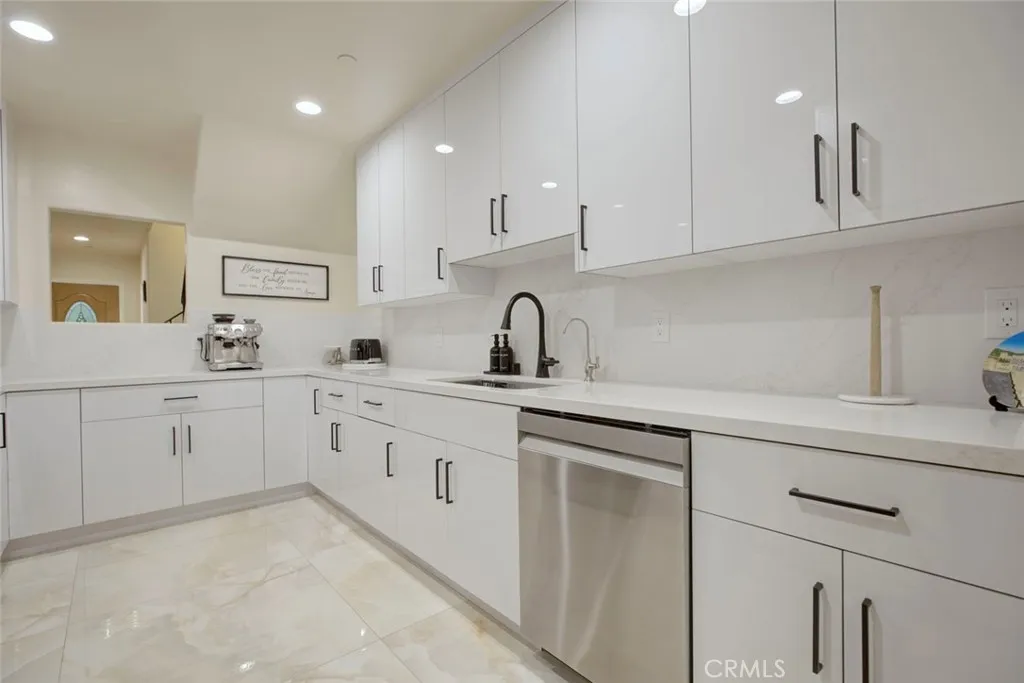 3974 Pennsylvania, La Crescenta, California 91214 home-pic-23